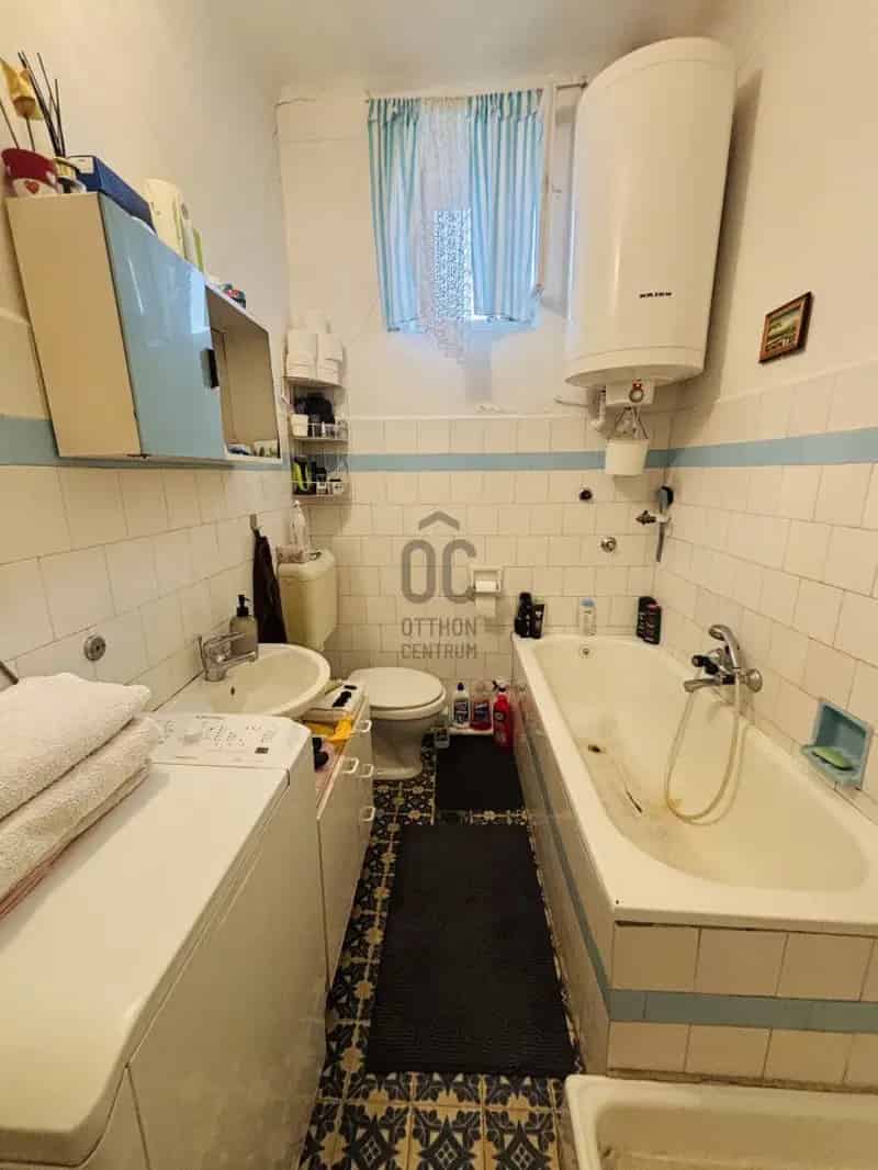 Ház Kiadó , Ceglédi járás, Közép-Magyarország