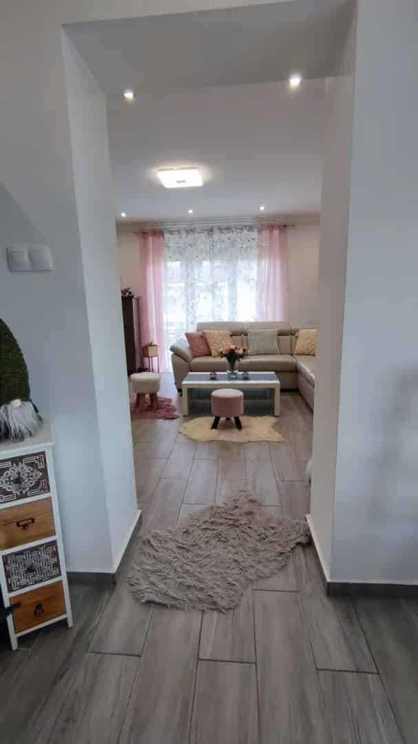 Ház Kiadó , Tapolcai járás, Dunántúl