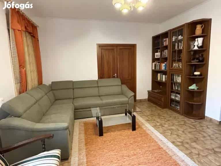 Eladó családi ház Bakonyszentlászlón nagy telken