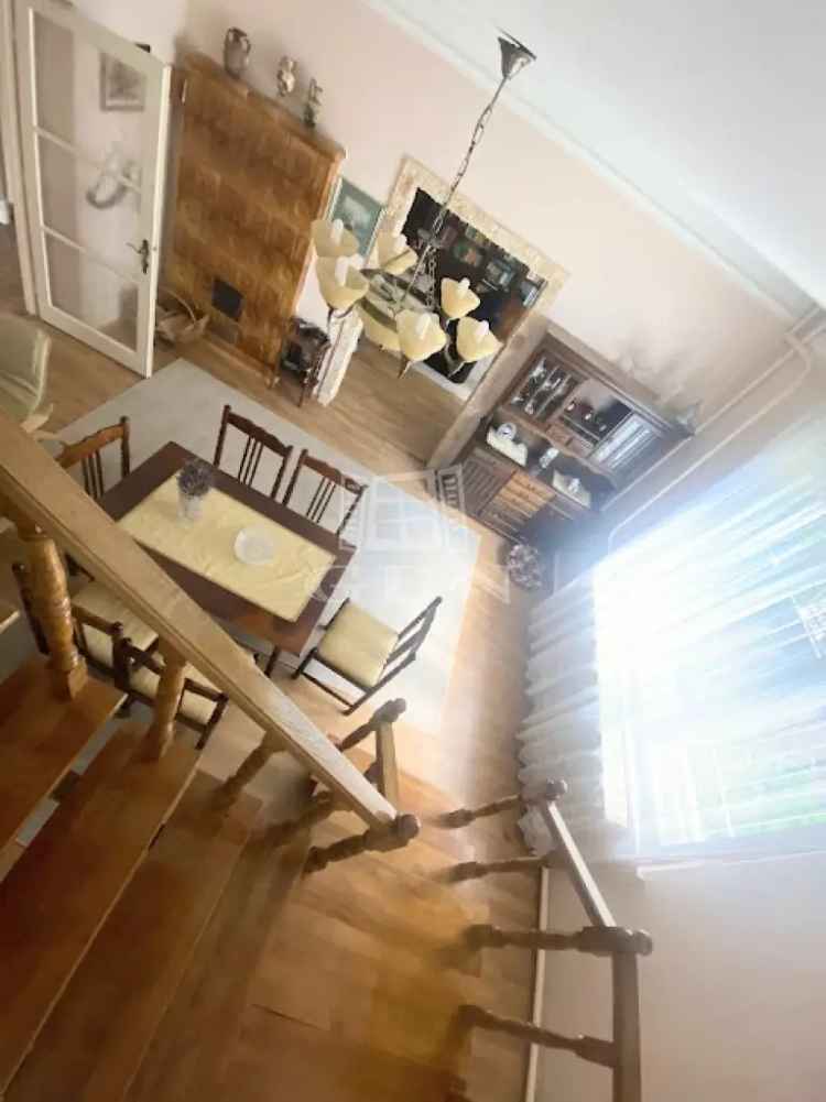 Ház Kiadó , Budapest, Közép-Magyarország