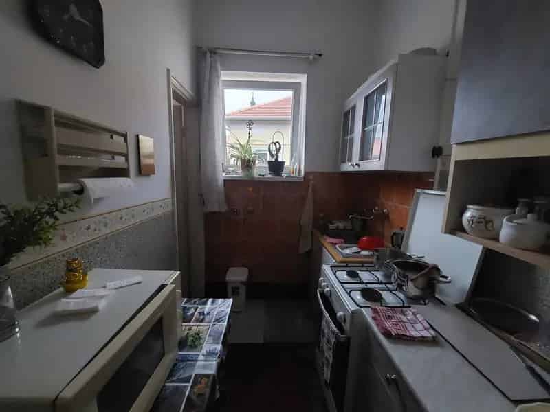 Ház Kiadó , Esztergomi járás, Dunántúl