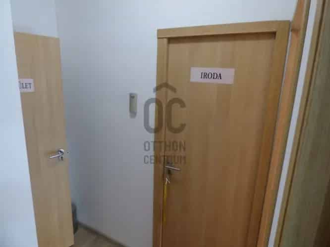 Budapest IX. kerületi eladó kereskedelmi ingatlan bérleti joga, UZ011389