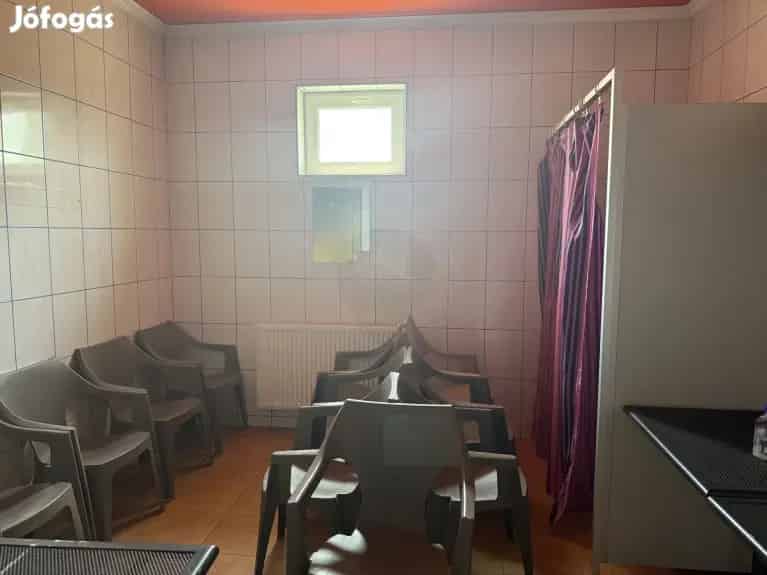 Eladó sokoldalúan hasznosítható üzleti ingatlan Polgárdiban, a 7-es fő - Polgárdi, Iroda, üzlethelyiség, ipari ingatlan - Jófogás Ingatlan