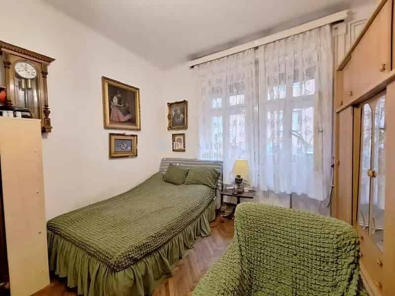 Lakás Eladó , Budapest, Közép-Magyarország