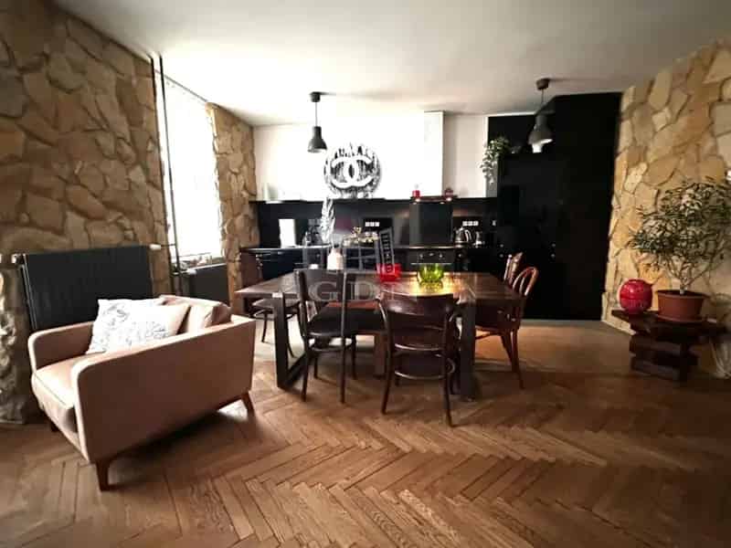 84 m2-es lakás kiadó I. kerületben garázzsal