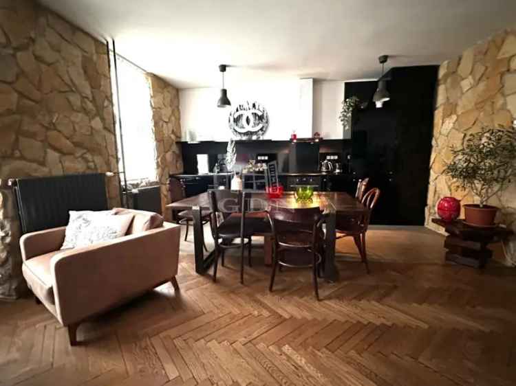 84 m2-es lakás kiadó I. kerületben garázzsal