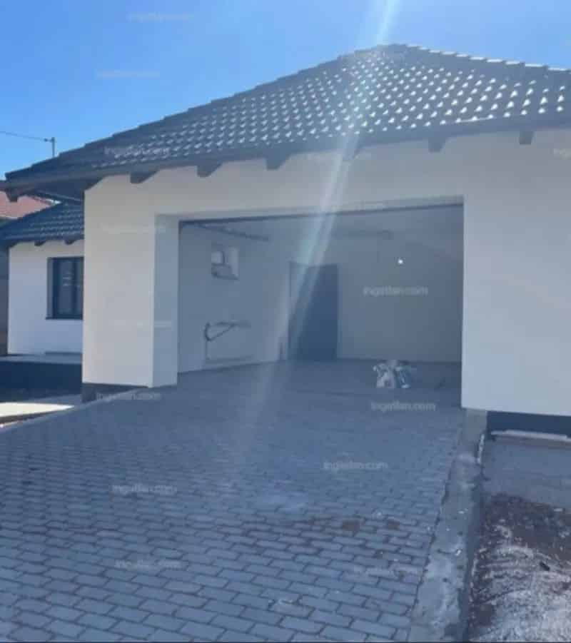 Ház Kiadó , Érdi járás, Közép-Magyarország