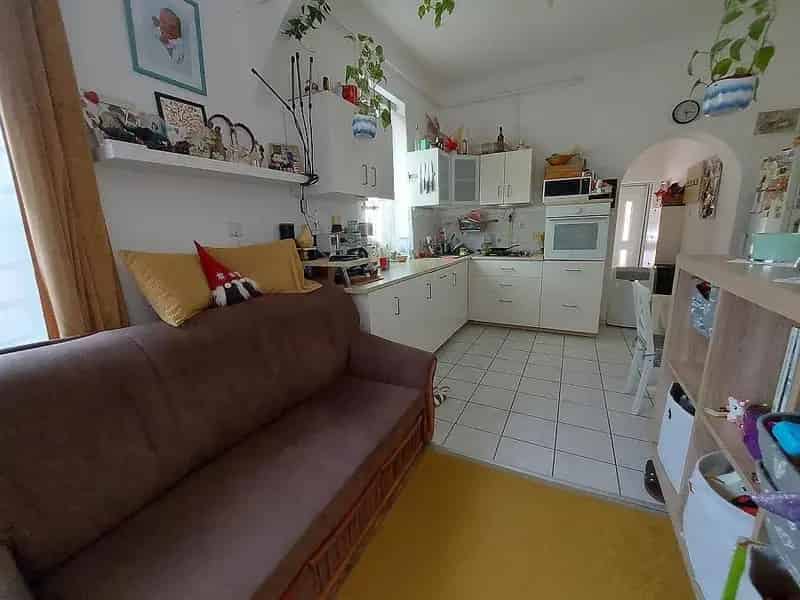 Ház Kiadó , Dunakeszi járás, Közép-Magyarország