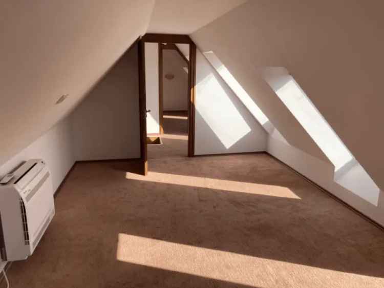 120m2-es Felújított Iroda Jókai Téren 12 Főnek