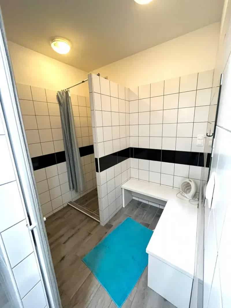 Üzleti célú Kiadó , Bajai járás, Alföld és Észak