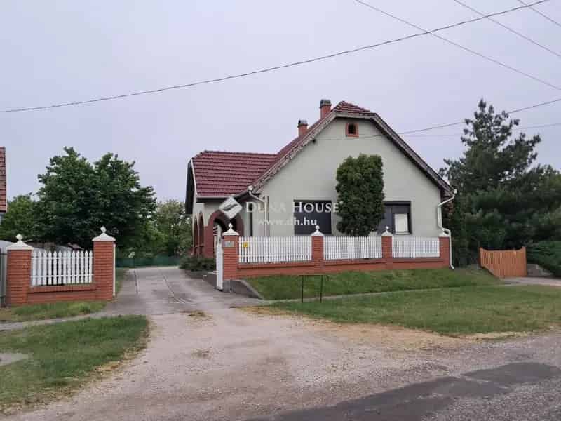 Ház Eladó , Tiszaföldvár, Alföld és Észak