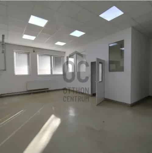 Péceli kiadó kereskedelmi ingatlan, UZ018796