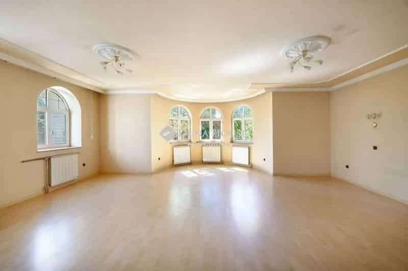 Ház Kiadó , Dunakeszi járás, Közép-Magyarország