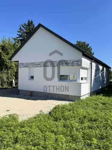 Balatonkeresztúri eladó nyaraló, DHZ077127