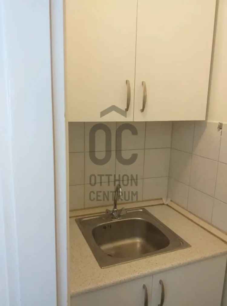 Kiadó Iroda Szekszárd Belvárosában 35m2
