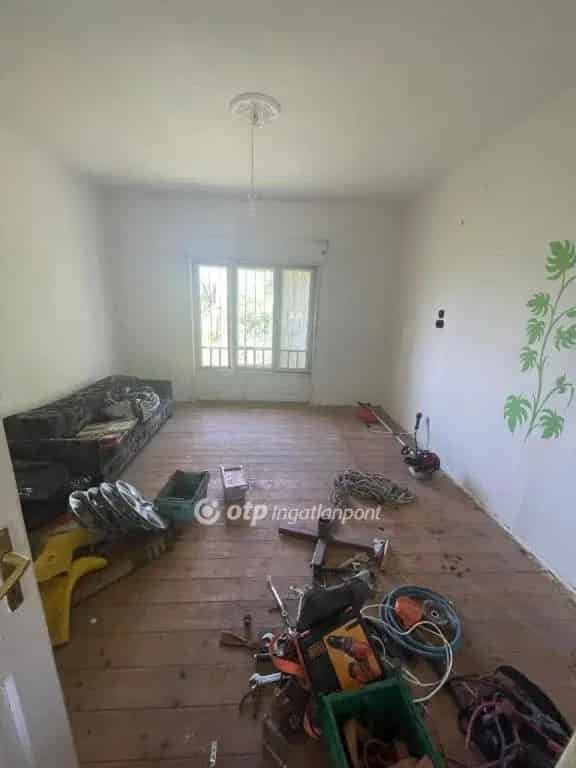 Telek Kiadó , Nagykátai járás, Közép-Magyarország
