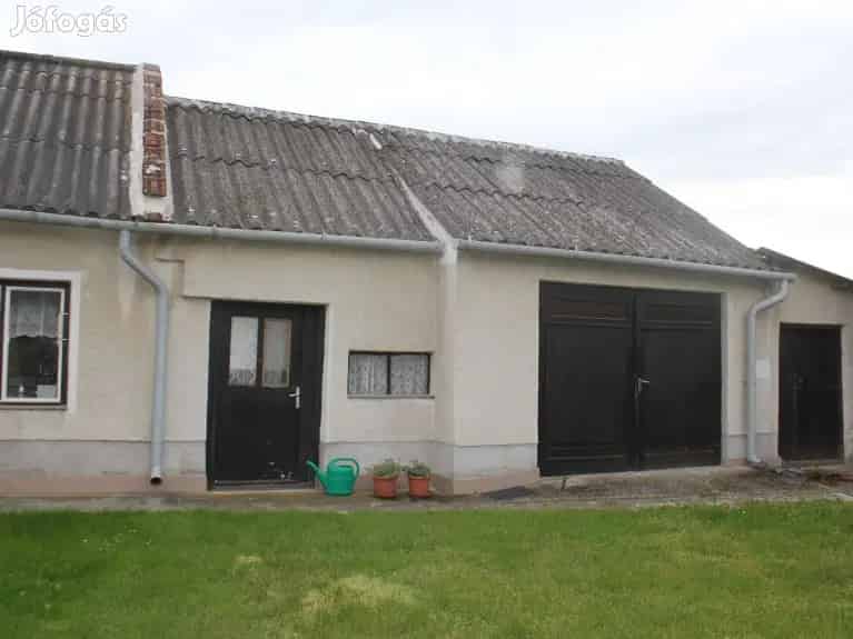 Himod családi ház eladó - 3 szoba - 1950m2 telek - garázs