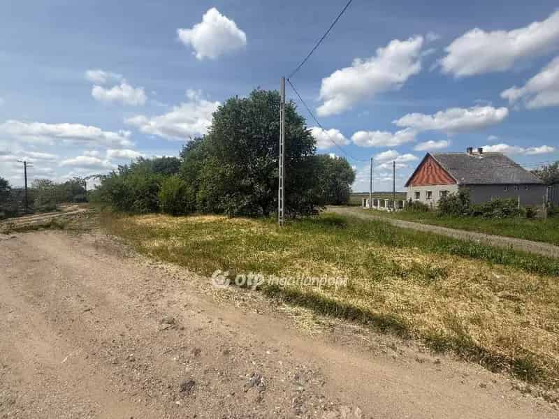 800 nm-es építési telek eladó Újfehértó Mályváskertben