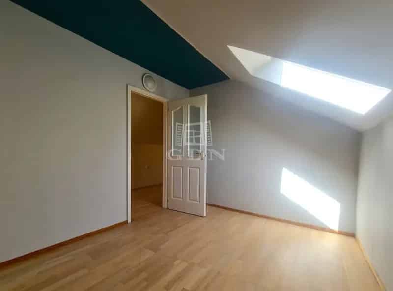 Ház Kiadó , Biatorbágy, Közép-Magyarország