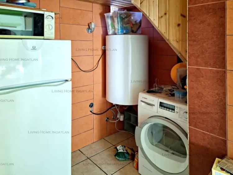 Ház Kiadó , 2, Szabadság utca, Budapest, Közép-Magyarország
