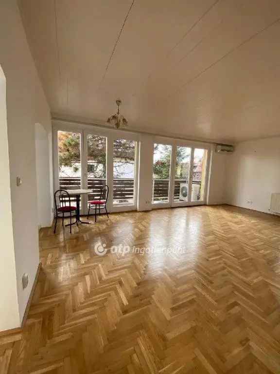 Ház Kiadó , Budapest, Közép-Magyarország