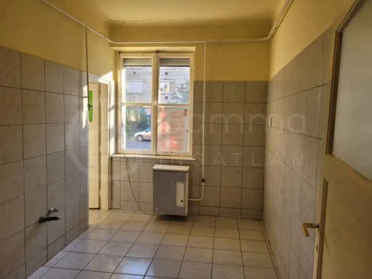 Miskolc Belváros 38m2 Üzlethelyiség Kiadó