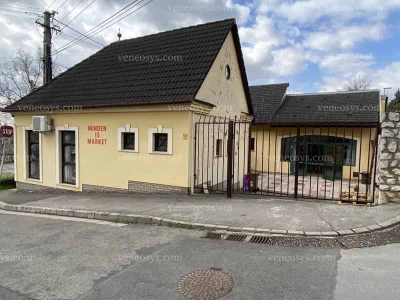2 önálló utcai bejáratos üzlettel rendelkező, további fejlesztési lehetőségekkel bíró kiváló  ingatlan Zsolnay negyed mellett eladó!