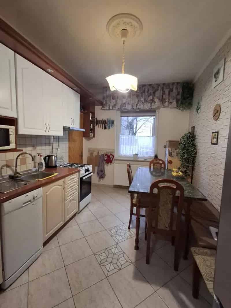 Ház Kiadó , Esztergomi járás, Dunántúl