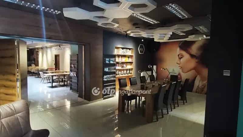 800m2-es Üzlethelyiség Eladó a IX Keruletben Etterem Bar Irodai Helységek