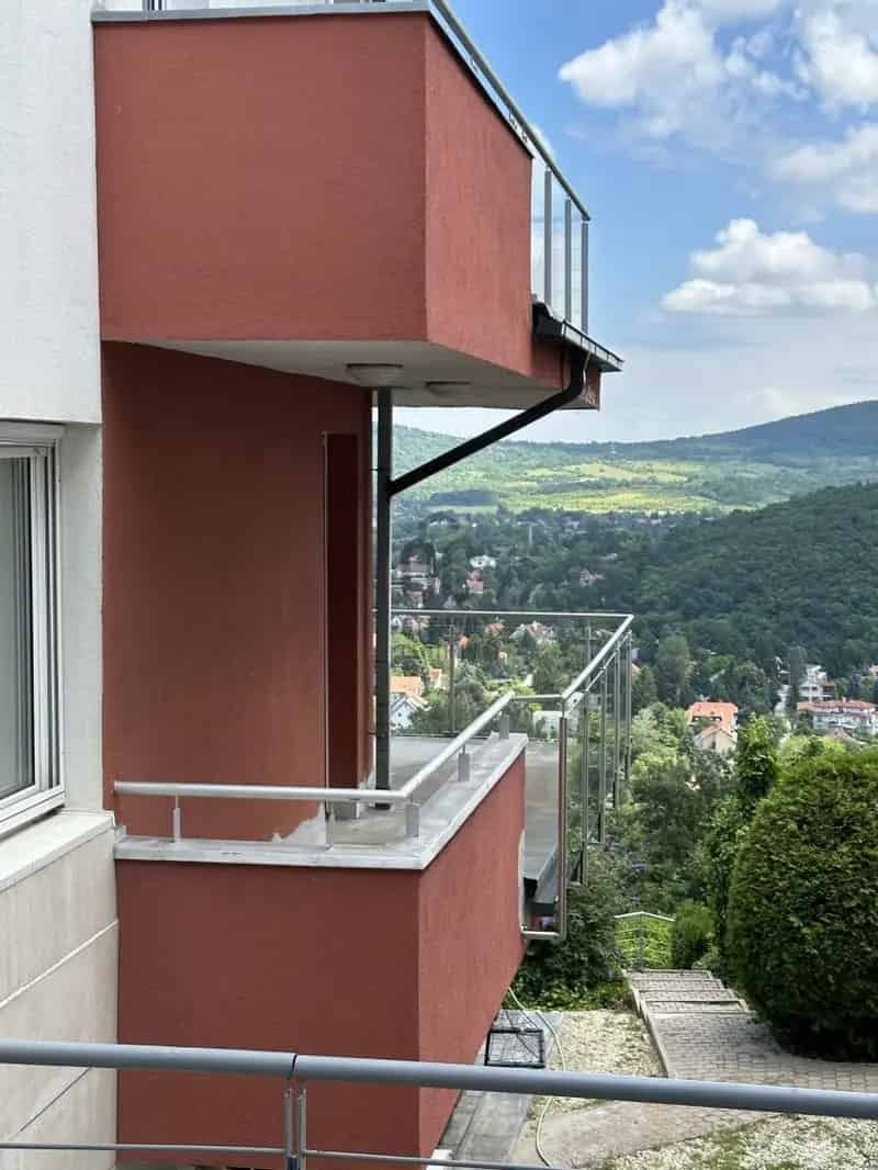 Hűvösvölgy panorámás 3 szobás lakás garázzsal wellnesszel