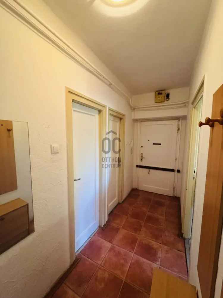 Győr-Gyárváros Téglalakás 53nm 2 Szoba Panel Ár