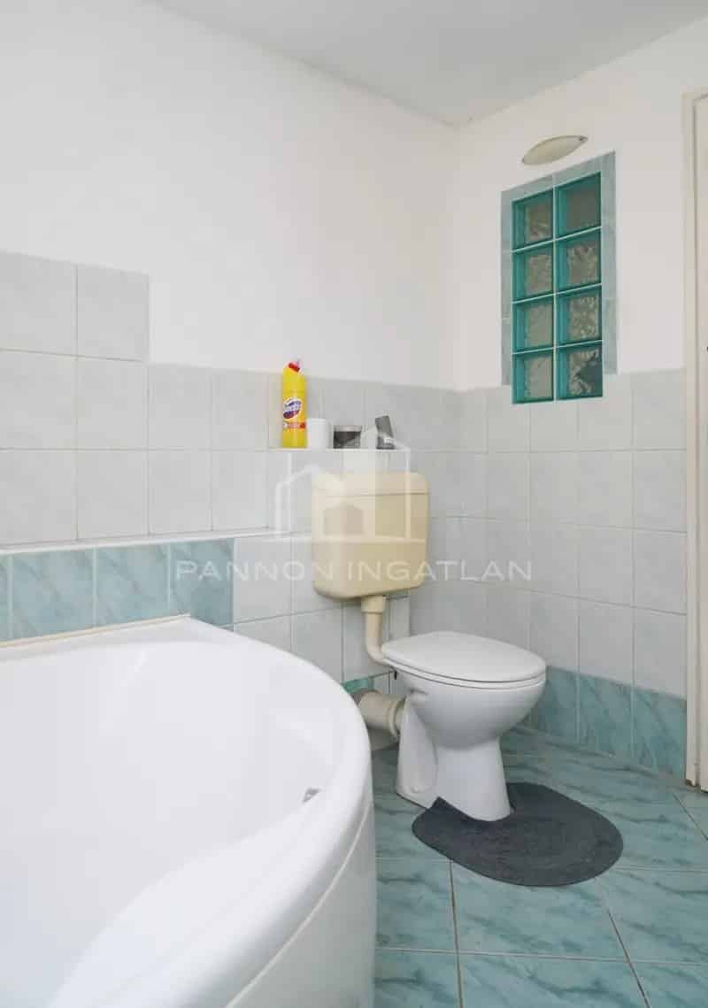 Ház Kiadó , Veszprém, Dunántúl