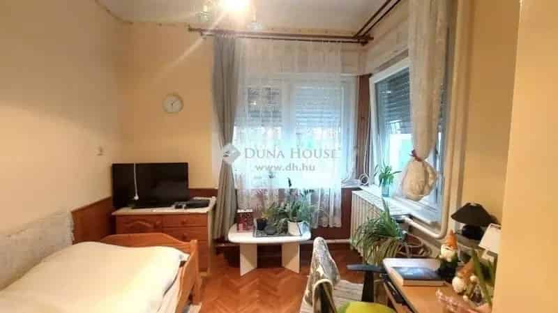 Pestszentlőrinci családi ház eladó - felújított, kerttel, beépíthető tetőtérrel