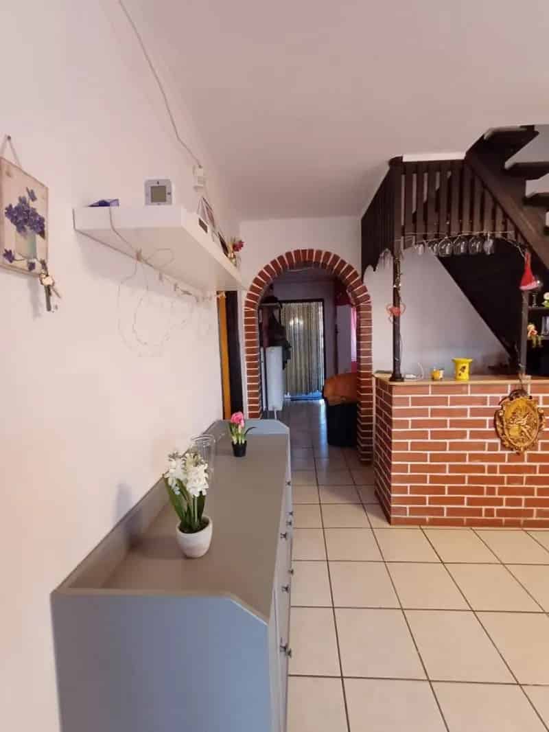 Ház Kiadó , Bicskei járás, Dunántúl