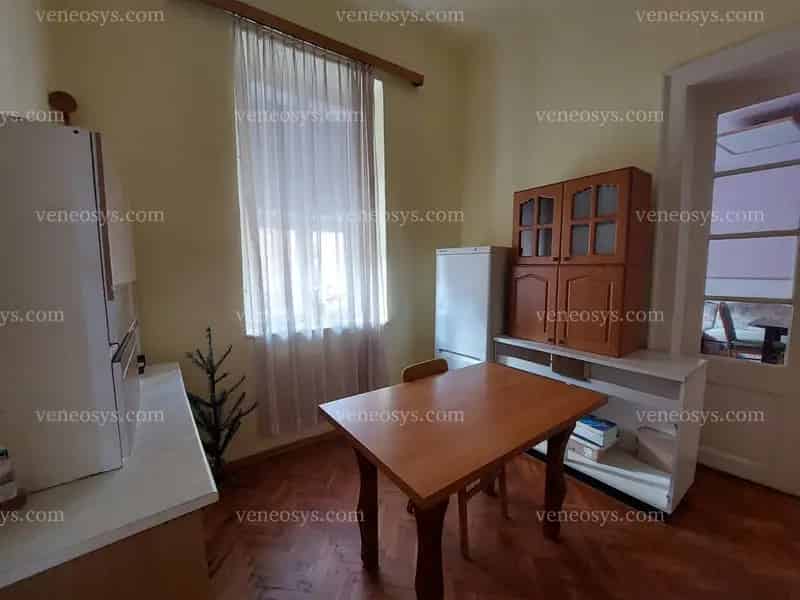 Eladó 42 m2-es lakás Esztergom belvárosában
