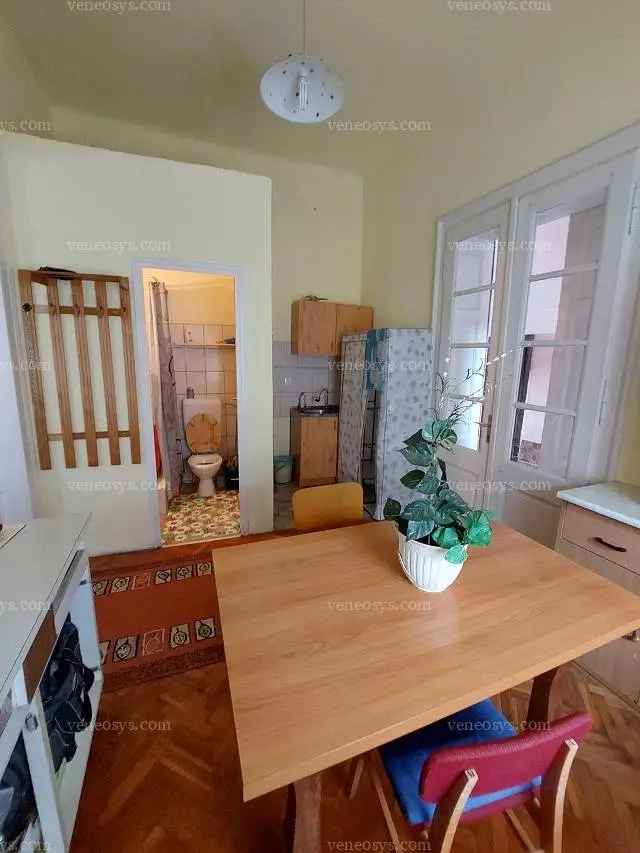 Eladó 42 m2-es lakás Esztergom belvárosában