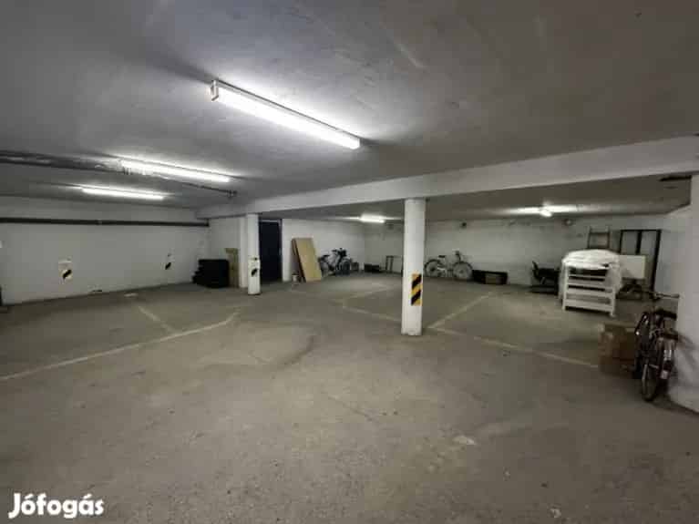 Pécs belváros szívében teremgarázs eladó! - Pécs, Garázs - Jófogás Ingatlan