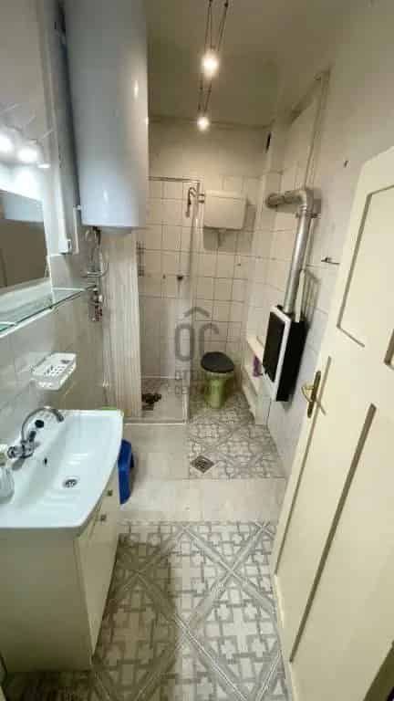 Ház Kiadó , Budapest, Közép-Magyarország