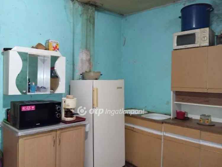 50m2-es felújítandó ház Hortban 1022m2-es telken