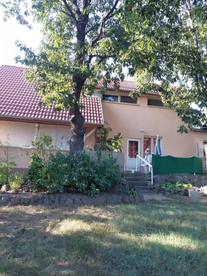 Telek Kiadó , Érdi járás, Közép-Magyarország