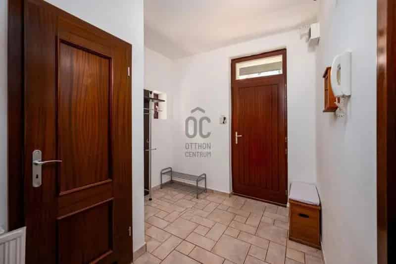 Ház Kiadó , Budapest, Közép-Magyarország