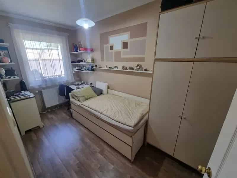 Ház Kiadó , Budapest, Közép-Magyarország