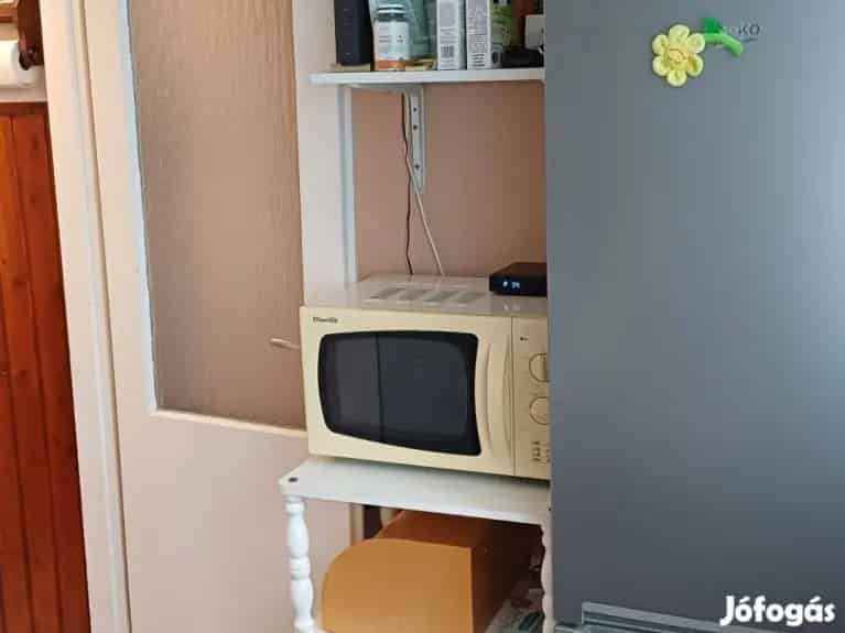 Gyori kapuban felujitott 35 nm-es panelprogramos lakás eladó