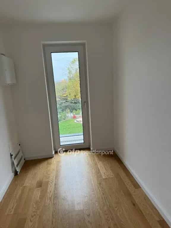 Ház Kiadó , Budapest, Közép-Magyarország