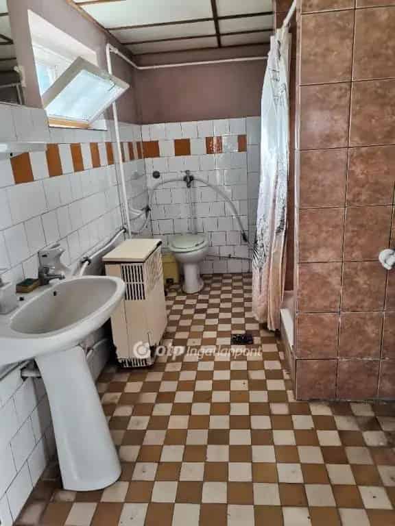 Ház Kiadó , Ceglédi járás, Közép-Magyarország