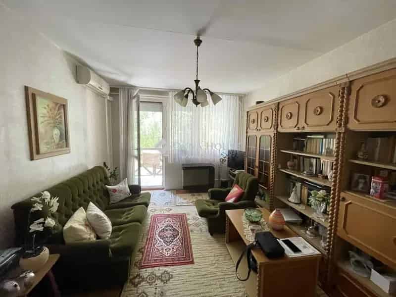 Bútorozott lakás kiadó Újszegeden 2 szobával