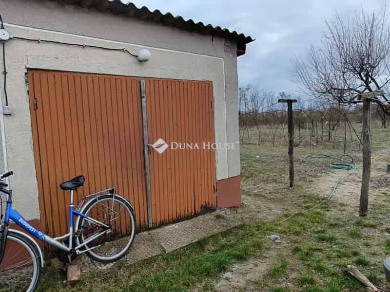 Ház Kiadó , Tápiószőlős, Közép-Magyarország