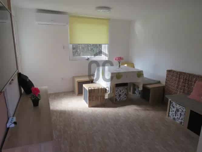 Balatonakarattyai eladó nyaraló, NY012398