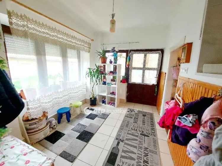 Ház Kiadó , Tiszavasvári járás, Alföld és Észak