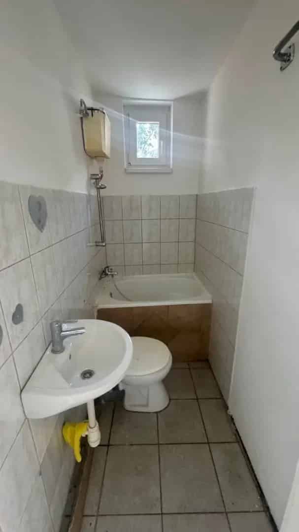 Ház Kiadó , Székesfehérvár, Dunántúl